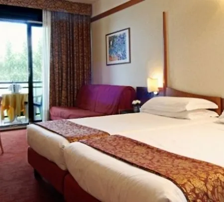 Du Et Bellevue 4*