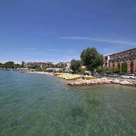 Du Et Bellevue 4*